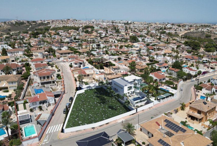 Nieuwbouw - VILLA -
CIUDAD QUESADA