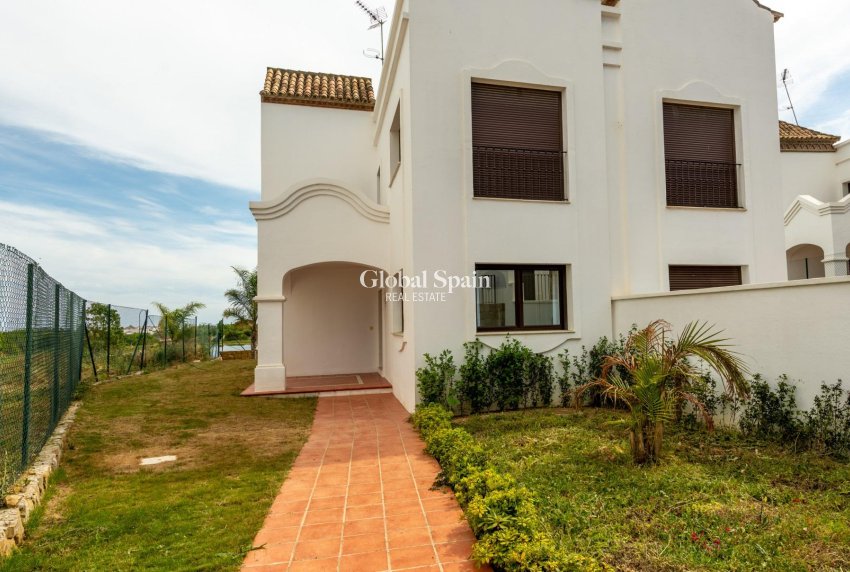 Nieuwbouw - VILLA -
ESTEPONA - Azata Golf Estepona Oeste