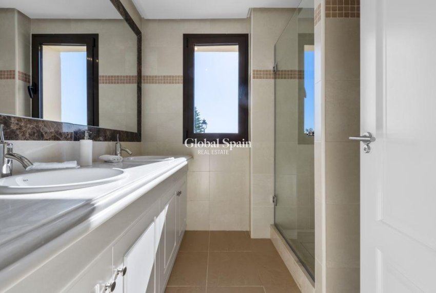 Nieuwbouw - VILLA -
ESTEPONA - Azata Golf Estepona Oeste