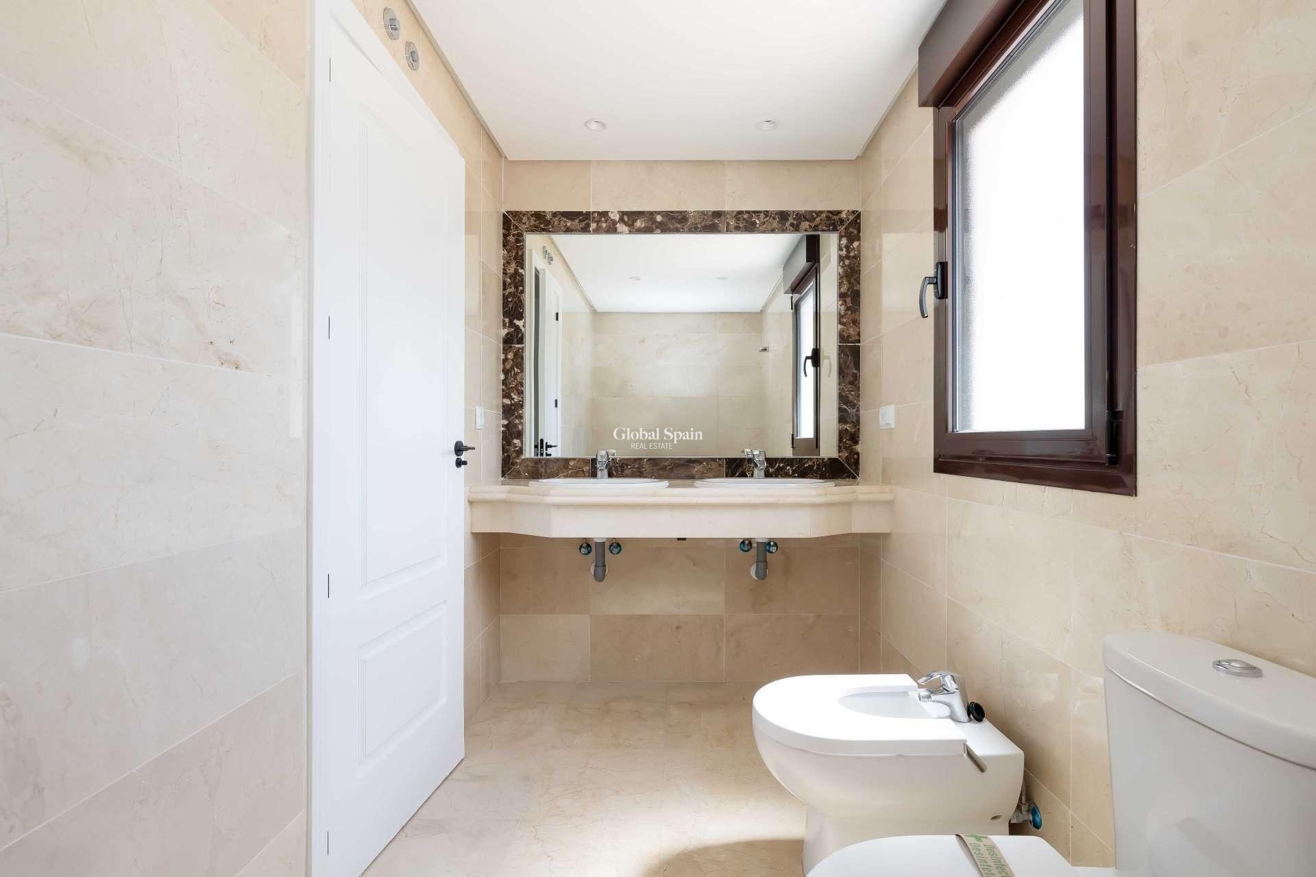 Nieuwbouw - VILLA -
ESTEPONA - Azata Golf