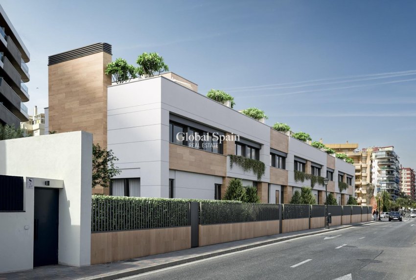 Nieuwbouw - VILLA -
FUENGIROLA - Centro