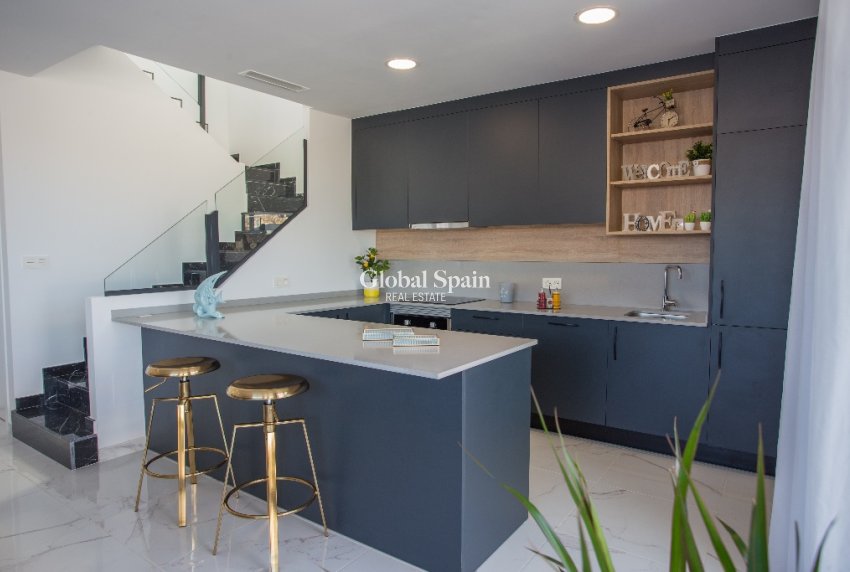 Nieuwbouw - Villa -
LOS MONTESINOS - La Herada