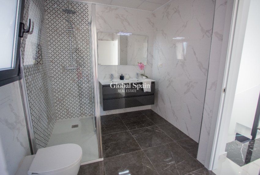 Nieuwbouw - Villa -
LOS MONTESINOS - La Herada