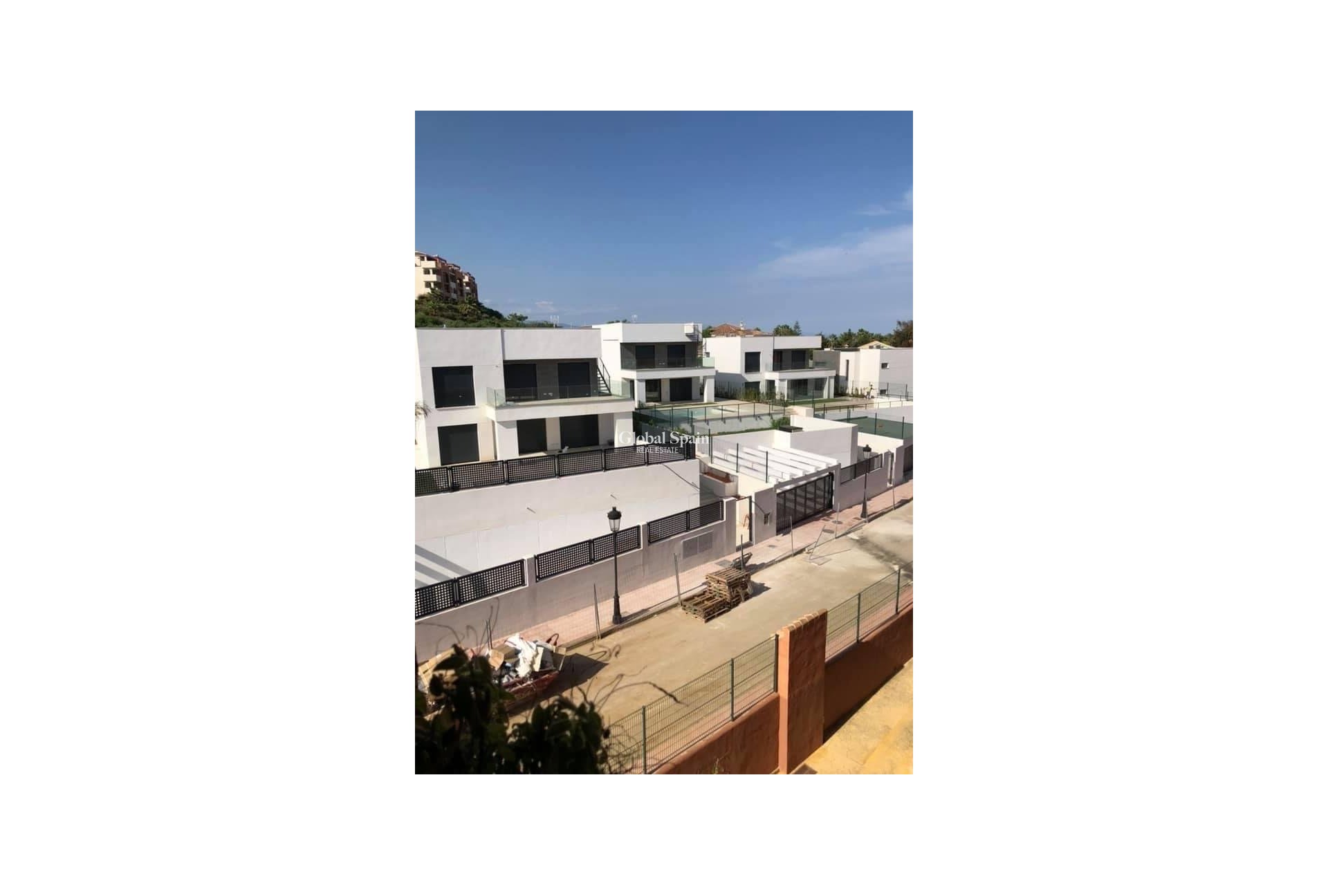 Nieuwbouw - VILLA -
MANILVA - La Duquesa