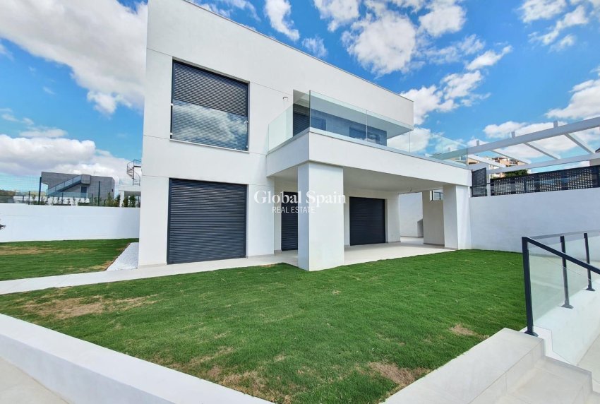 Nieuwbouw - VILLA -
MANILVA - La Duquesa