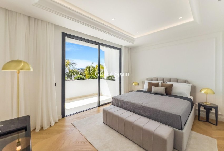 Nieuwbouw - Villa -
MARBELLA - Lomas De Marbella Club