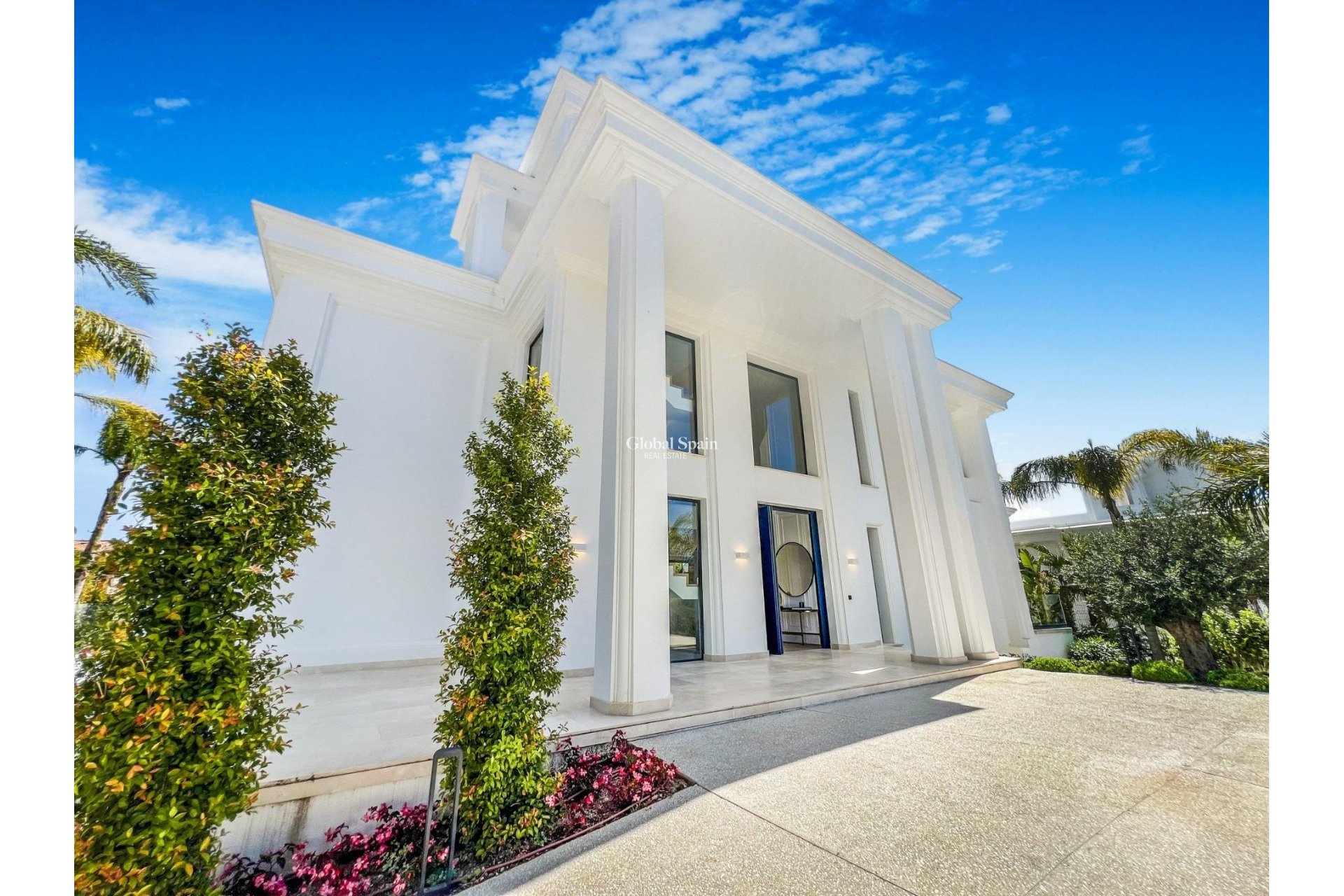 Nieuwbouw - VILLA -
MARBELLA - Lomas De Marbella Club