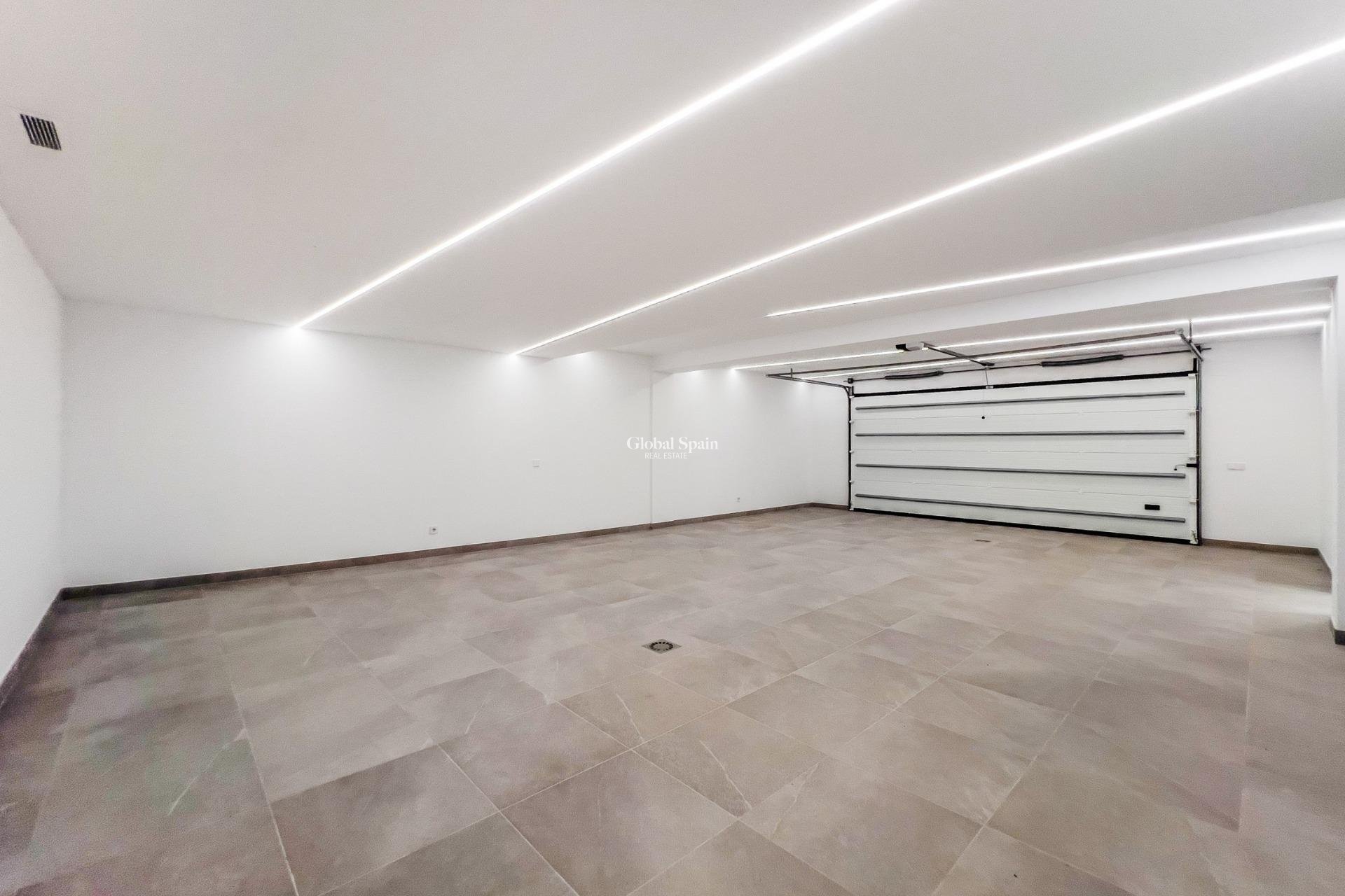 Nieuwbouw - VILLA -
MARBELLA - Lomas De Marbella Club