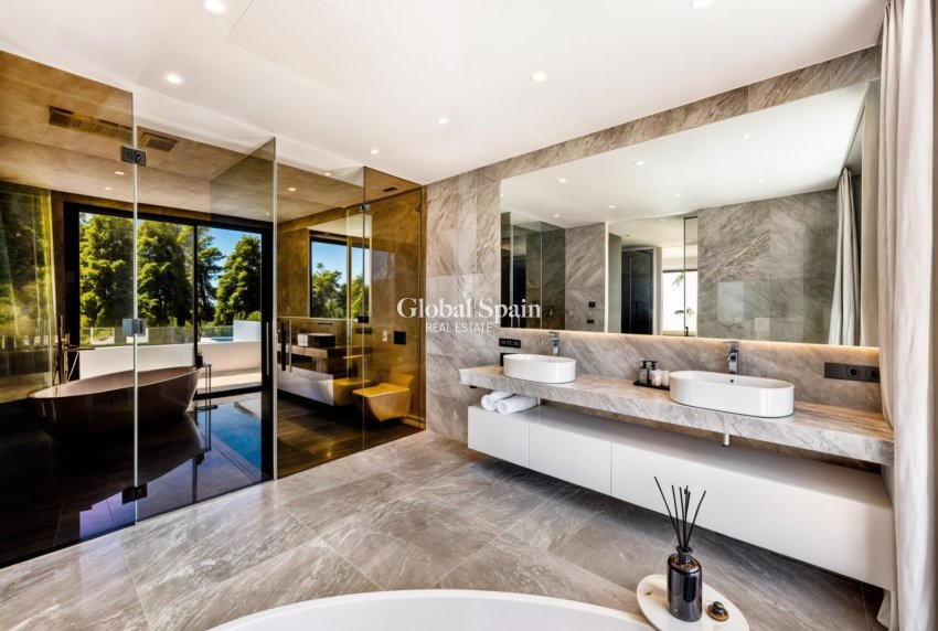Nieuwbouw - VILLA -
MARBELLA - Lomas De Marbella Club