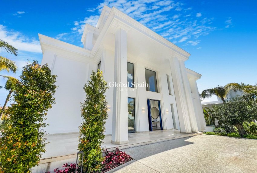 Nieuwbouw - VILLA -
MARBELLA - Lomas De Marbella Club