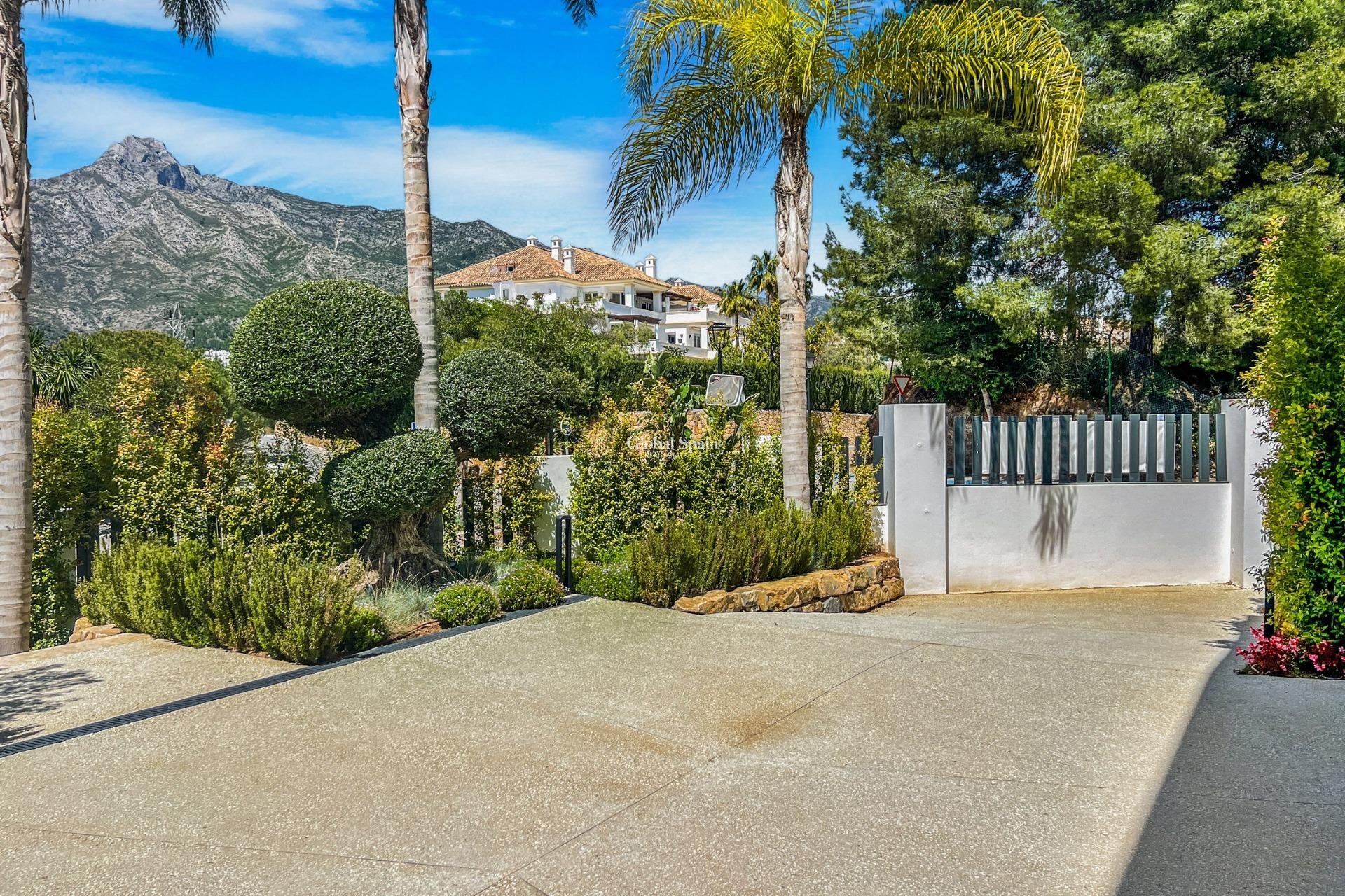 Nieuwbouw - VILLA -
MARBELLA - Lomas De Marbella Club