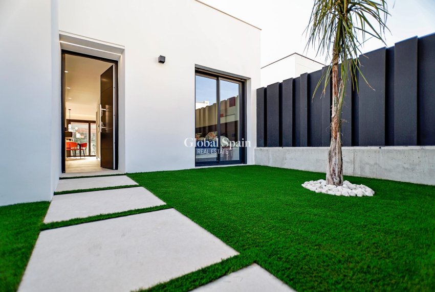 Nieuwbouw - VILLA -
MOLINA DEL SEGURA