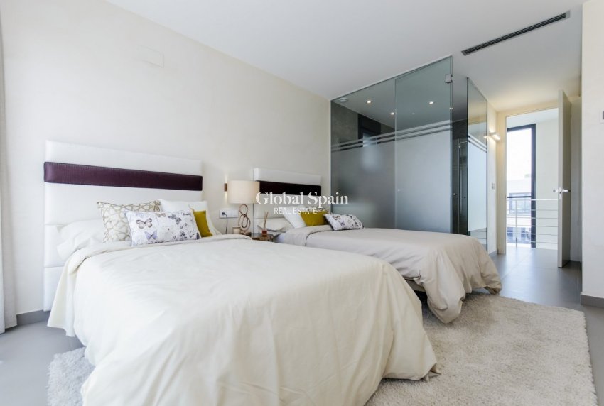 Nieuwbouw - VILLA -
ORIHUELA COSTA - CAMPOAMOR