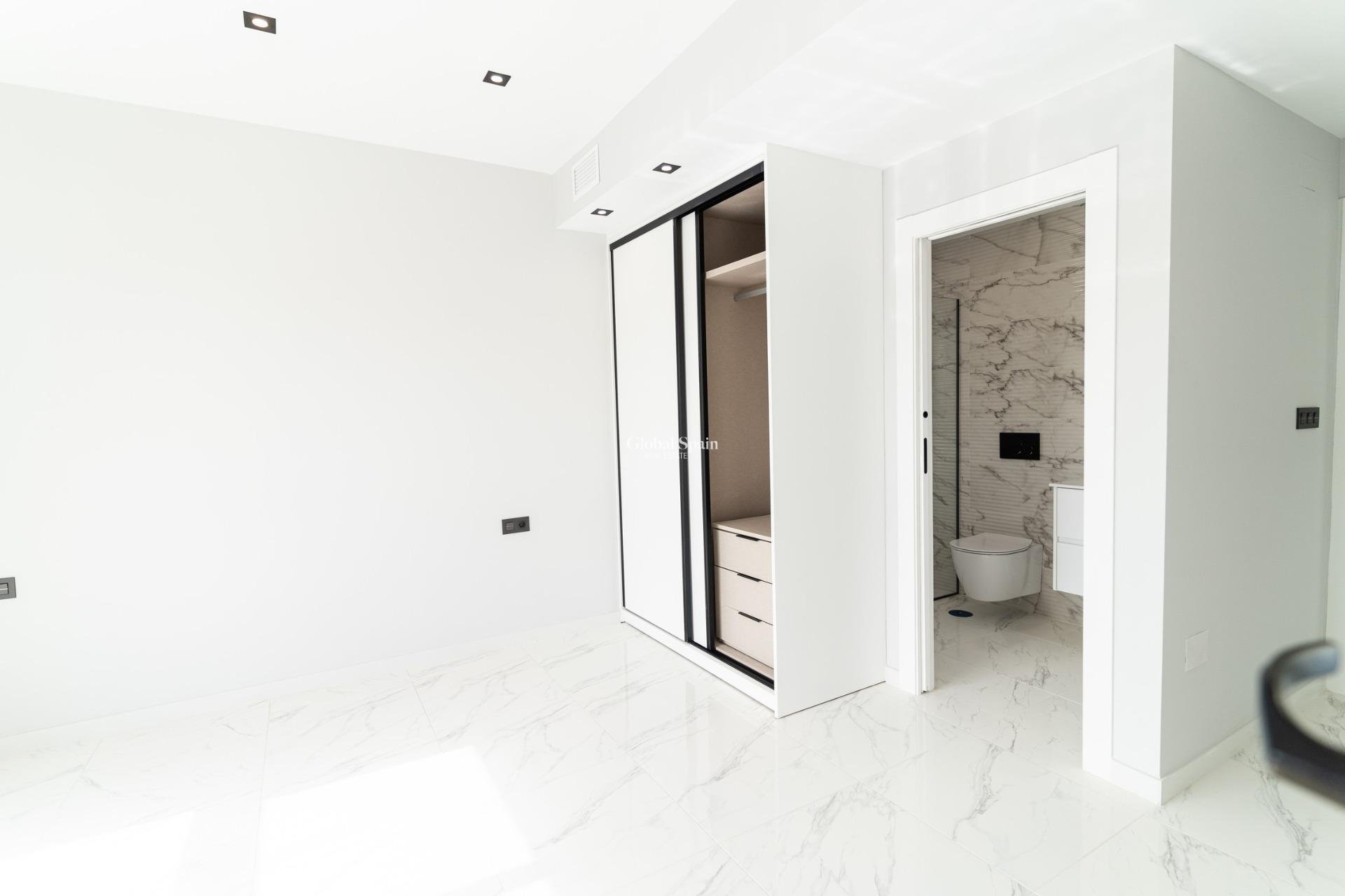 Nieuwbouw - Villa -
ORIHUELA COSTA - Punta Prima