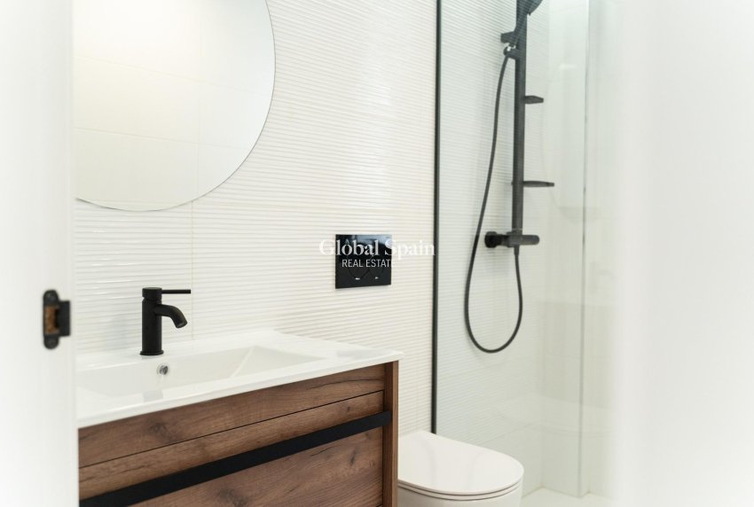 Nieuwbouw - VILLA -
ORIHUELA COSTA - Punta Prima