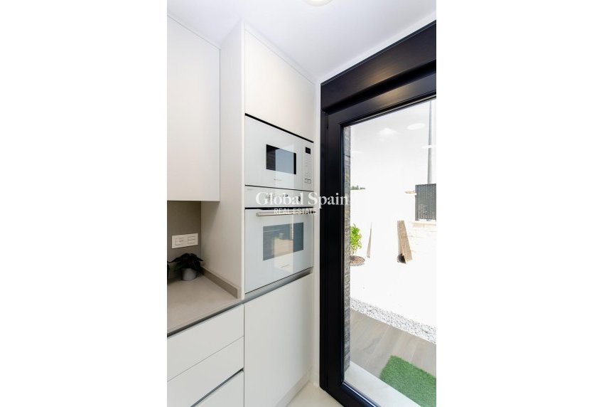 Nieuwbouw - VILLA -
ORIHUELA - Vistabella Golf