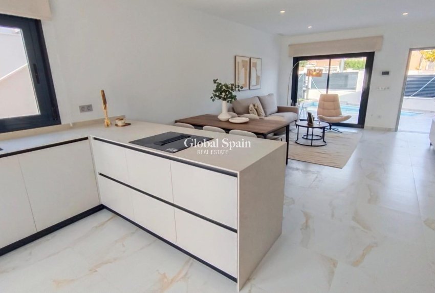 Nieuwbouw - VILLA -
PILAR DE LA HORADADA - Pinar de Campoverde