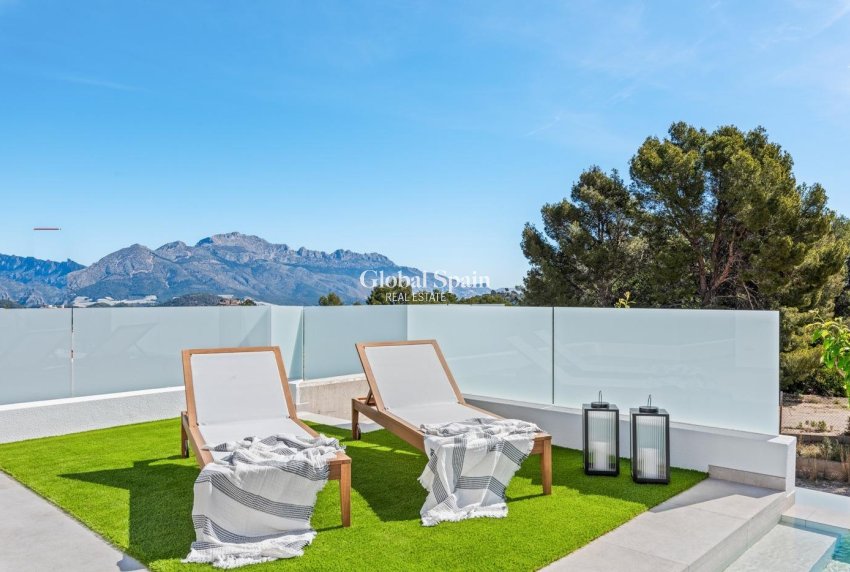 Nieuwbouw - VILLA -
POLOP - Urbanizaciones