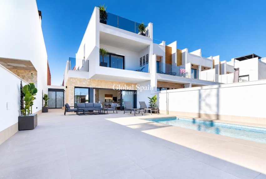 Nieuwbouw - VILLA -
SAN PEDRO DEL PINATAR