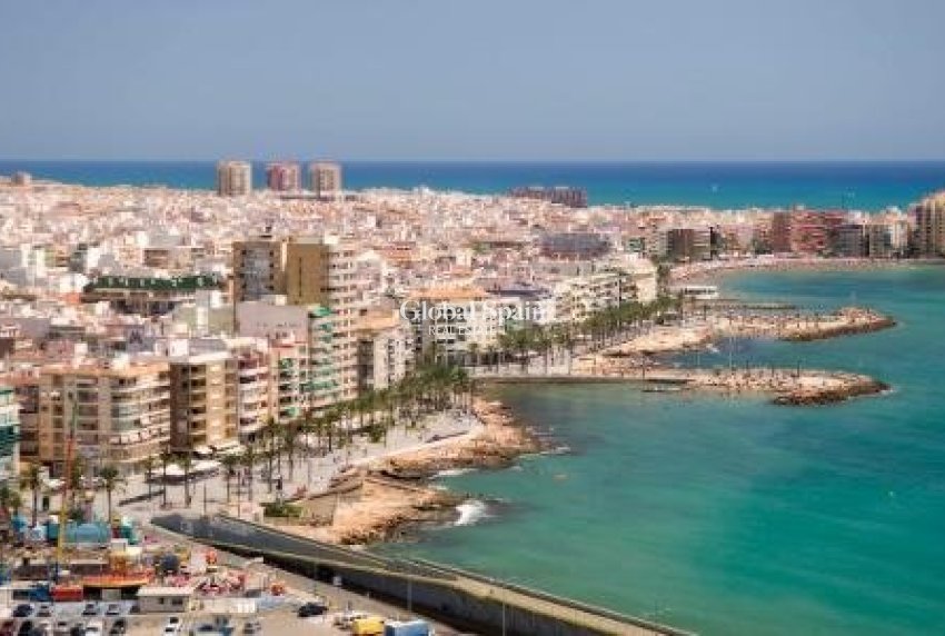Nieuwbouw - VILLA -
TORREVIEJA - Aguas Nuevas