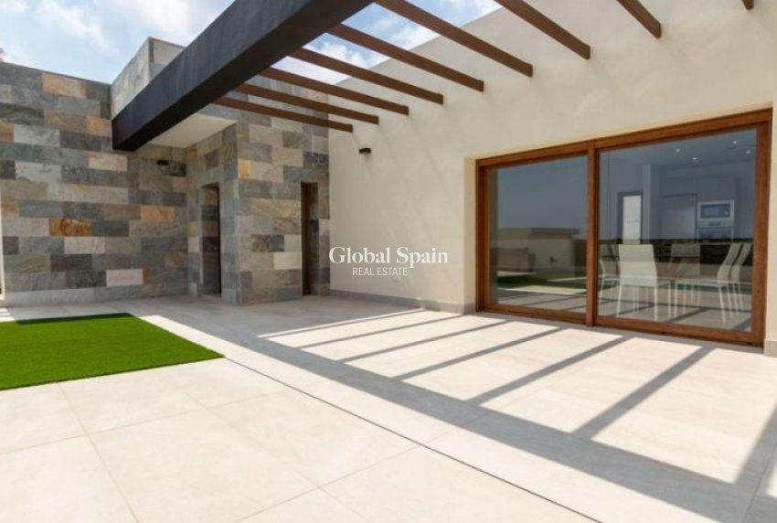 Nieuwbouw - VILLA -
TORREVIEJA - LOS BALCONES - LOS ALTOS