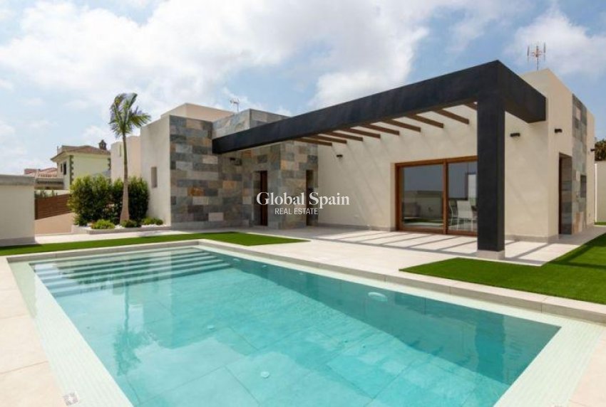 Nieuwbouw - VILLA -
TORREVIEJA - LOS BALCONES - LOS ALTOS