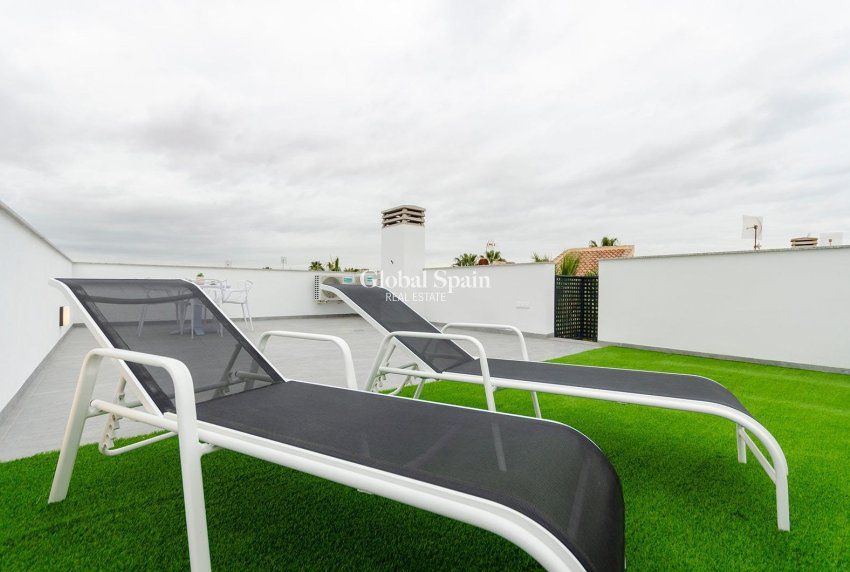 Nieuwbouw - Villa -
TORREVIEJA - Torretas