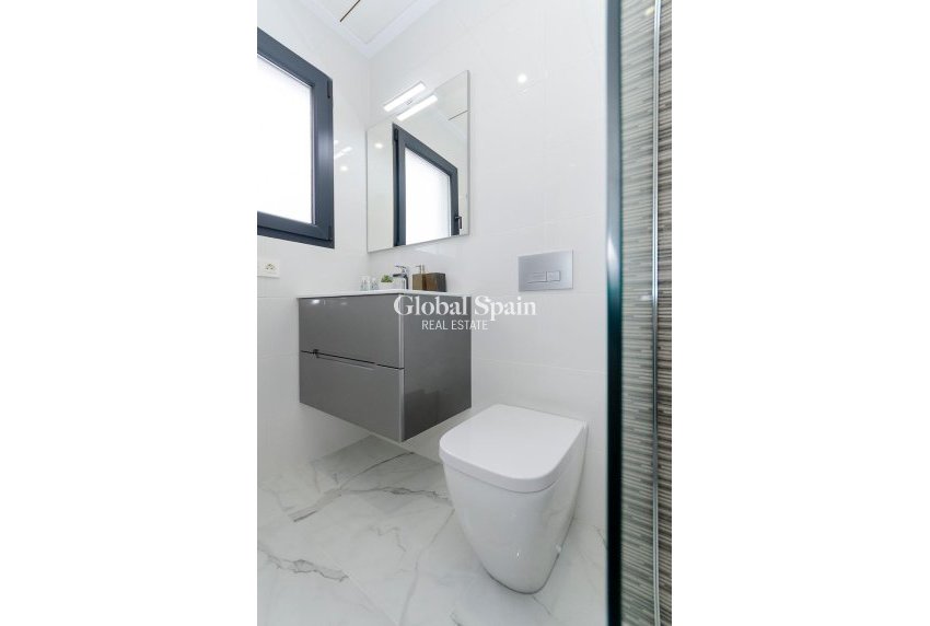 Nieuwbouw - VILLA -
TORREVIEJA - Torretas