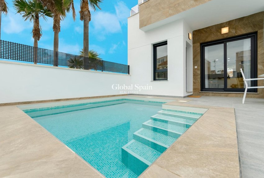 Nieuwbouw - VILLA -
TORREVIEJA - Torretas