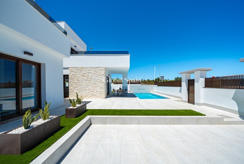 Nieuwbouw - VILLA -
VISTABELLA GOLF 