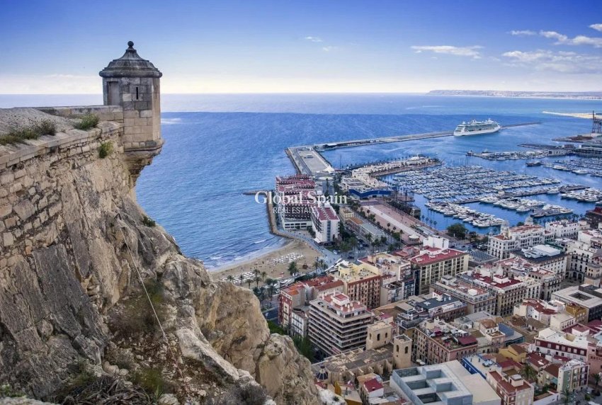 Nouvelle construction - APPARTEMENT -
ALICANTE - BENALÚA