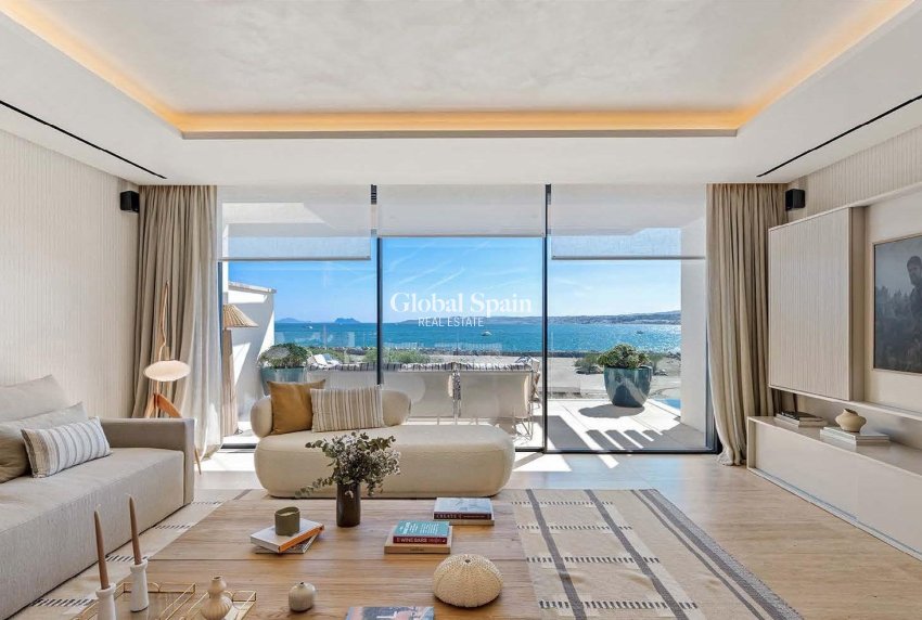 Nouvelle construction - APPARTEMENT -
ESTEPONA - Playa del Cristo
