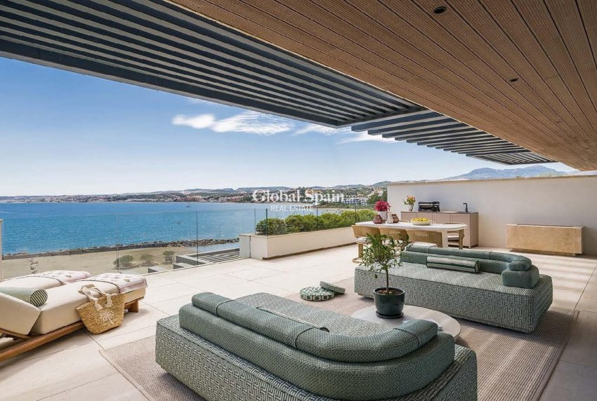 Nouvelle construction - APPARTEMENT -
ESTEPONA - Playa del Cristo
