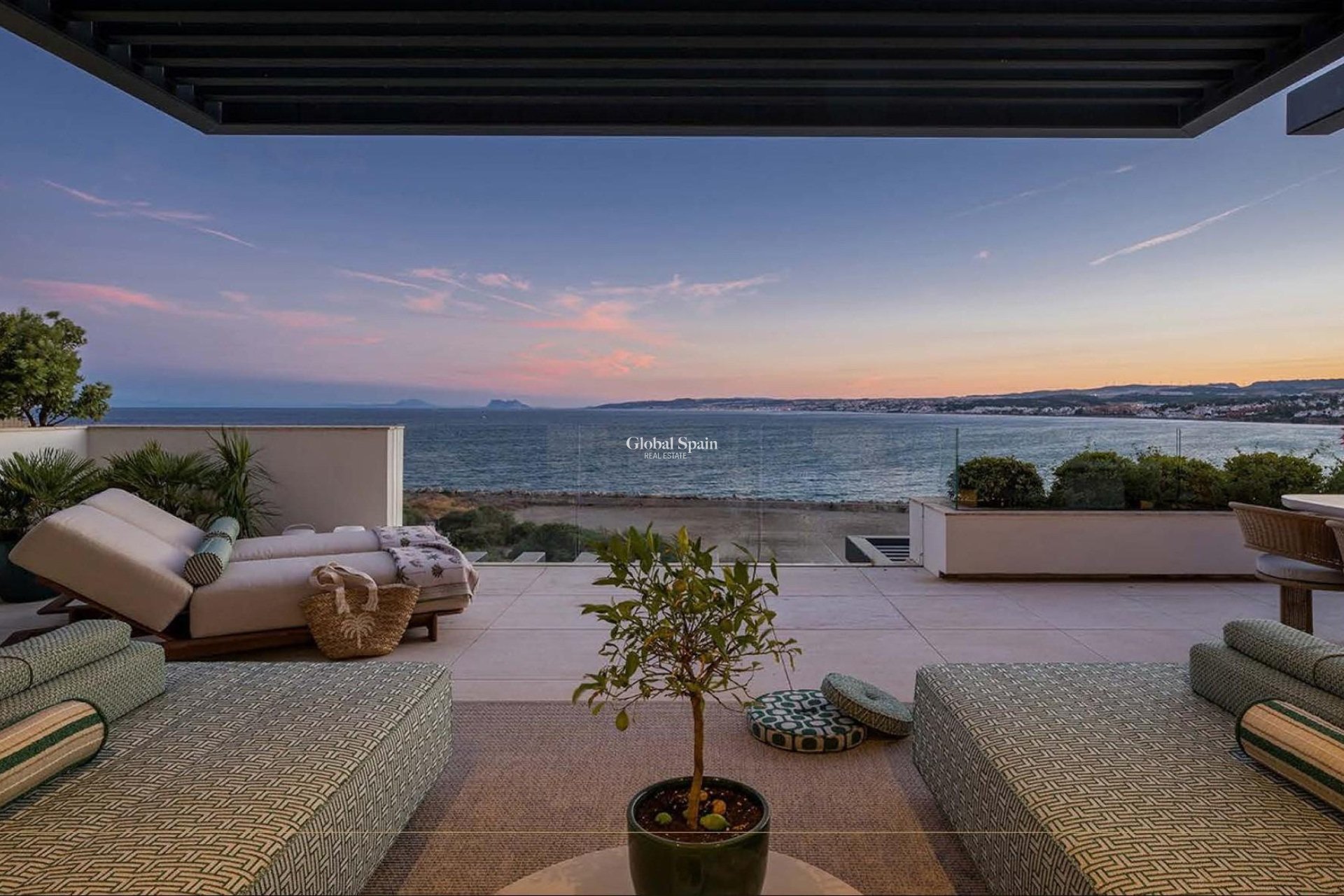 Nouvelle construction - APPARTEMENT -
ESTEPONA - Playa del Cristo