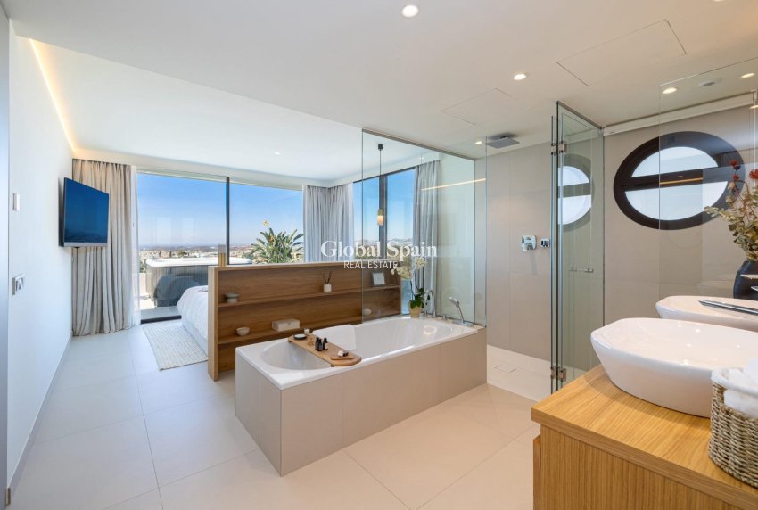 Nouvelle construction - APPARTEMENT -
FUENGIROLA - Higueron