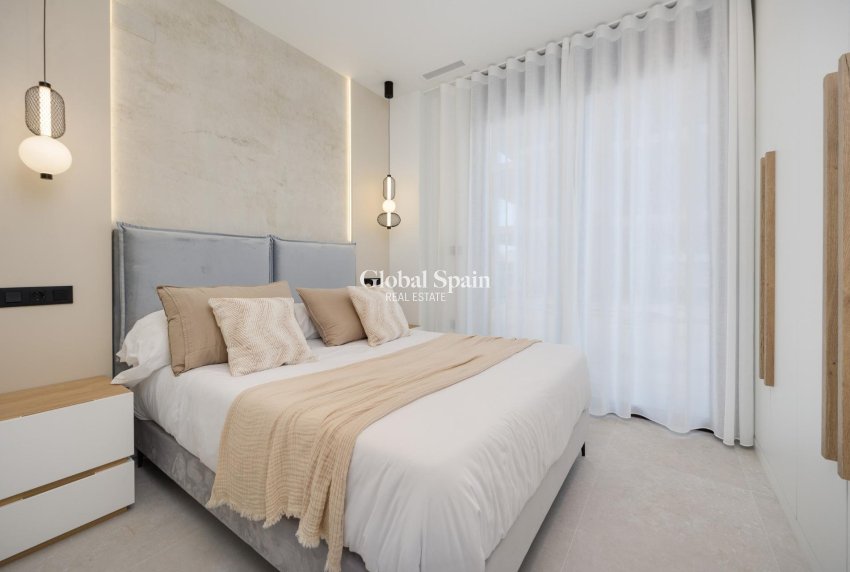 Nouvelle construction - APPARTEMENT -
GUARDAMAR DEL SEGURA - Avda del Puerto