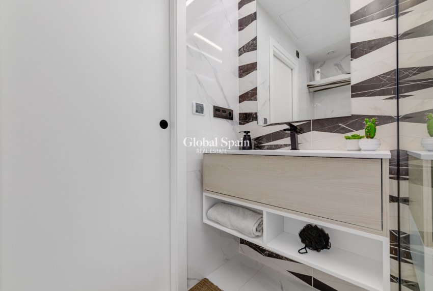 Nouvelle construction - APPARTEMENT -
GUARDAMAR DEL SEGURA - EL RASO