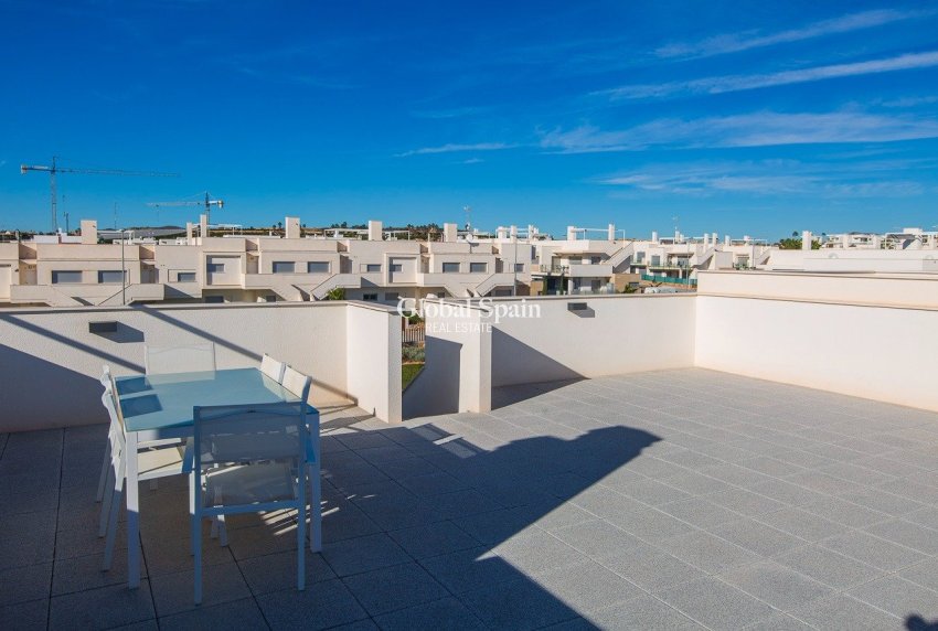 Nouvelle construction - APPARTEMENT -
ORIHUELA - Vistabella Golf
