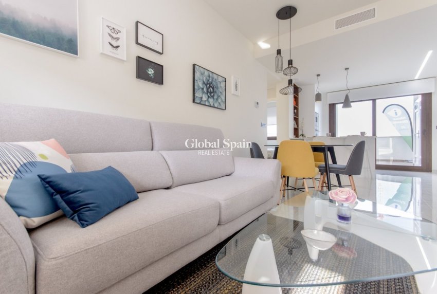 Nouvelle construction - APPARTEMENT -
TORREVIEJA - LOS BALCONES - LOS ALTOS