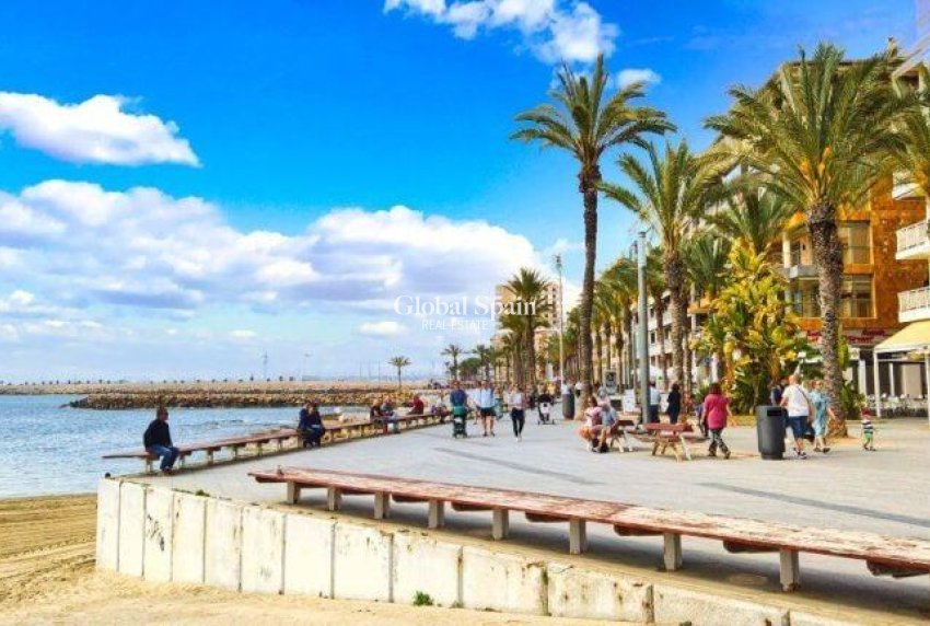 Nouvelle construction - APPARTEMENT -
TORREVIEJA - Playa de El Cura