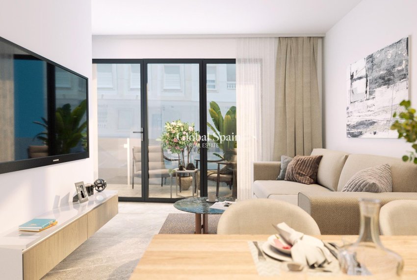 Nouvelle construction - APPARTEMENT -
TORREVIEJA - Playa de El Cura