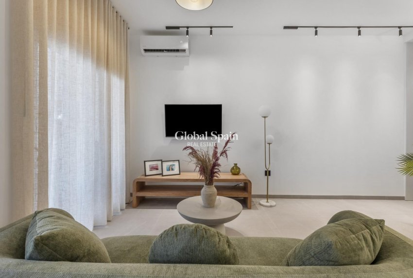 Nouvelle construction - APPARTEMENT -
TORREVIEJA - Playa Los Naufragos