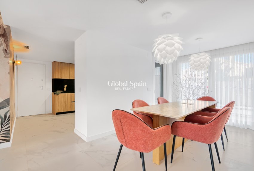 Nouvelle construction - APPARTEMENT -
TORREVIEJA - Punta Prima