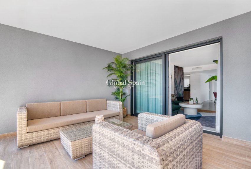 Nouvelle construction - APPARTEMENT -
TORREVIEJA - Punta Prima