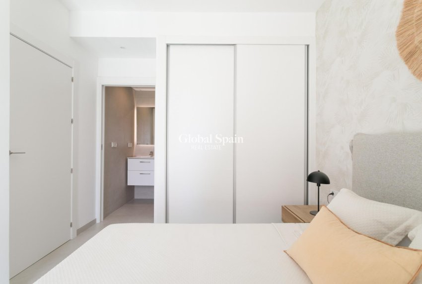 Nouvelle construction - APPARTEMENT -
TORREVIEJA - Torreblanca