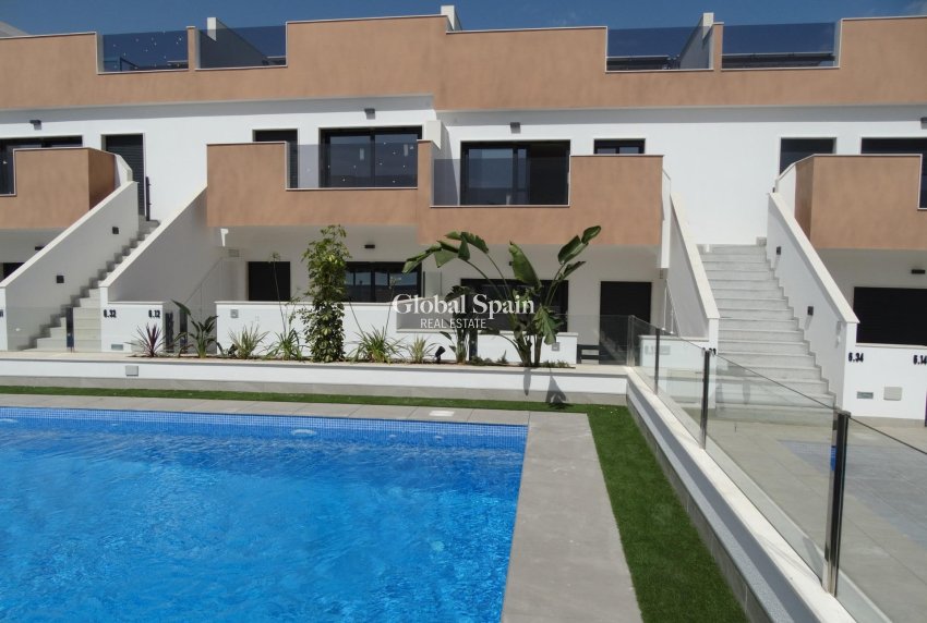 Nouvelle construction - Bungalow au dernier étage -
PILAR DE LA HORADADA - pueblo