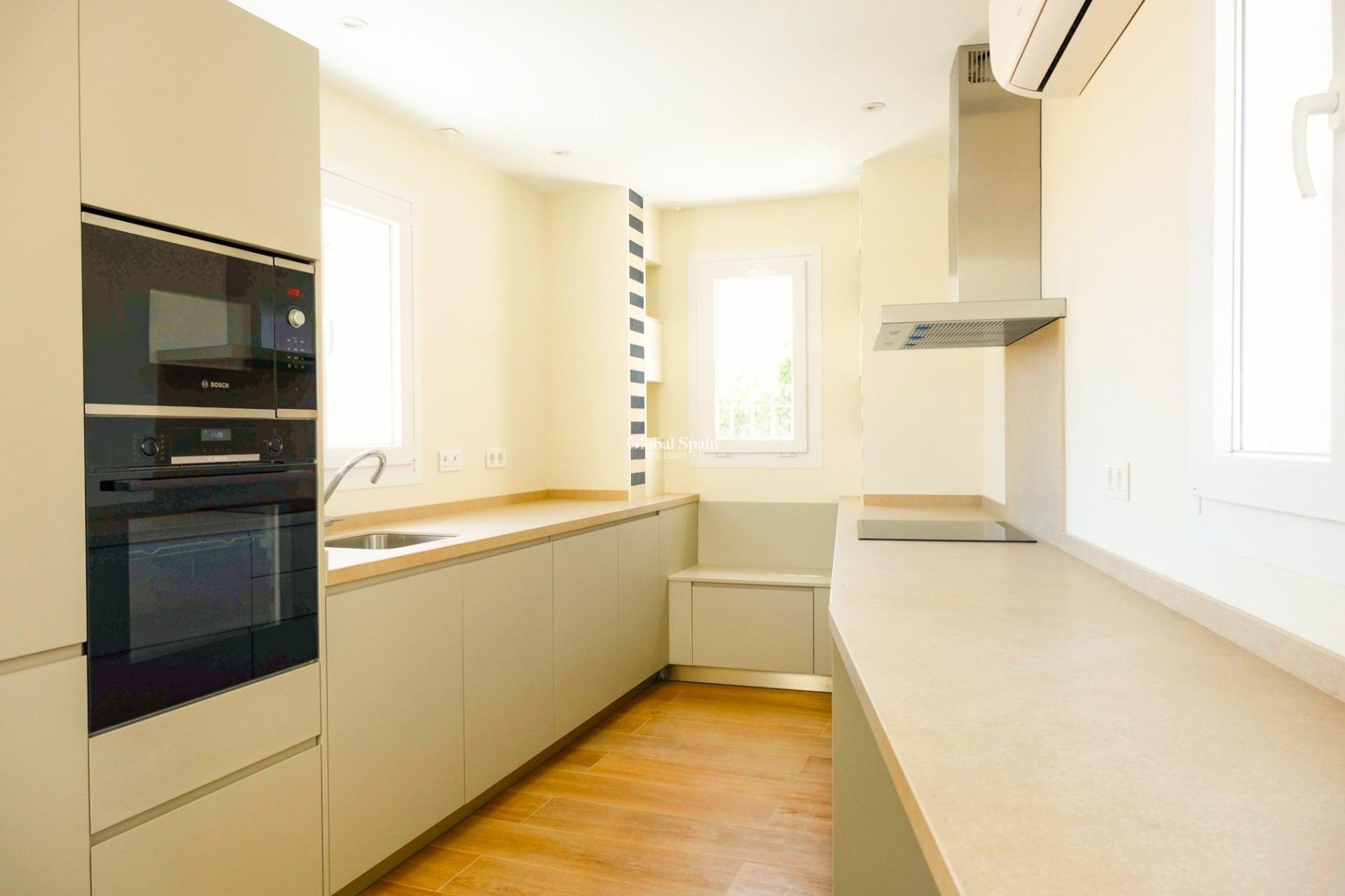 Nouvelle construction - MAISON -
MÁLAGA - Playa de la Malagueta