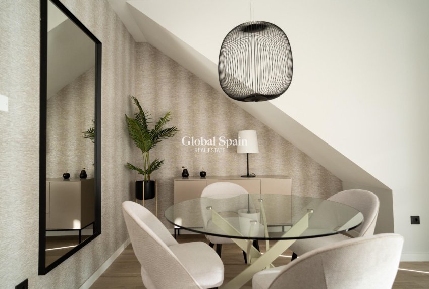 Nouvelle construction - MAISON -
ORIHUELA COSTA - Entre golf