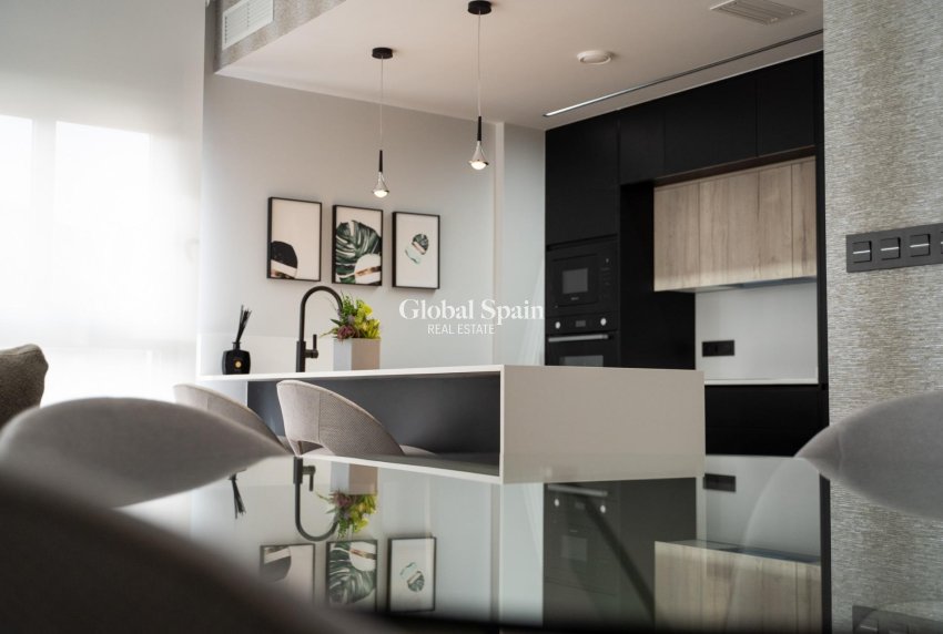 Nouvelle construction - MAISON -
ORIHUELA COSTA - Entre golf