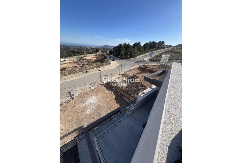 Nouvelle construction - Maison -
POLOP - PAU1